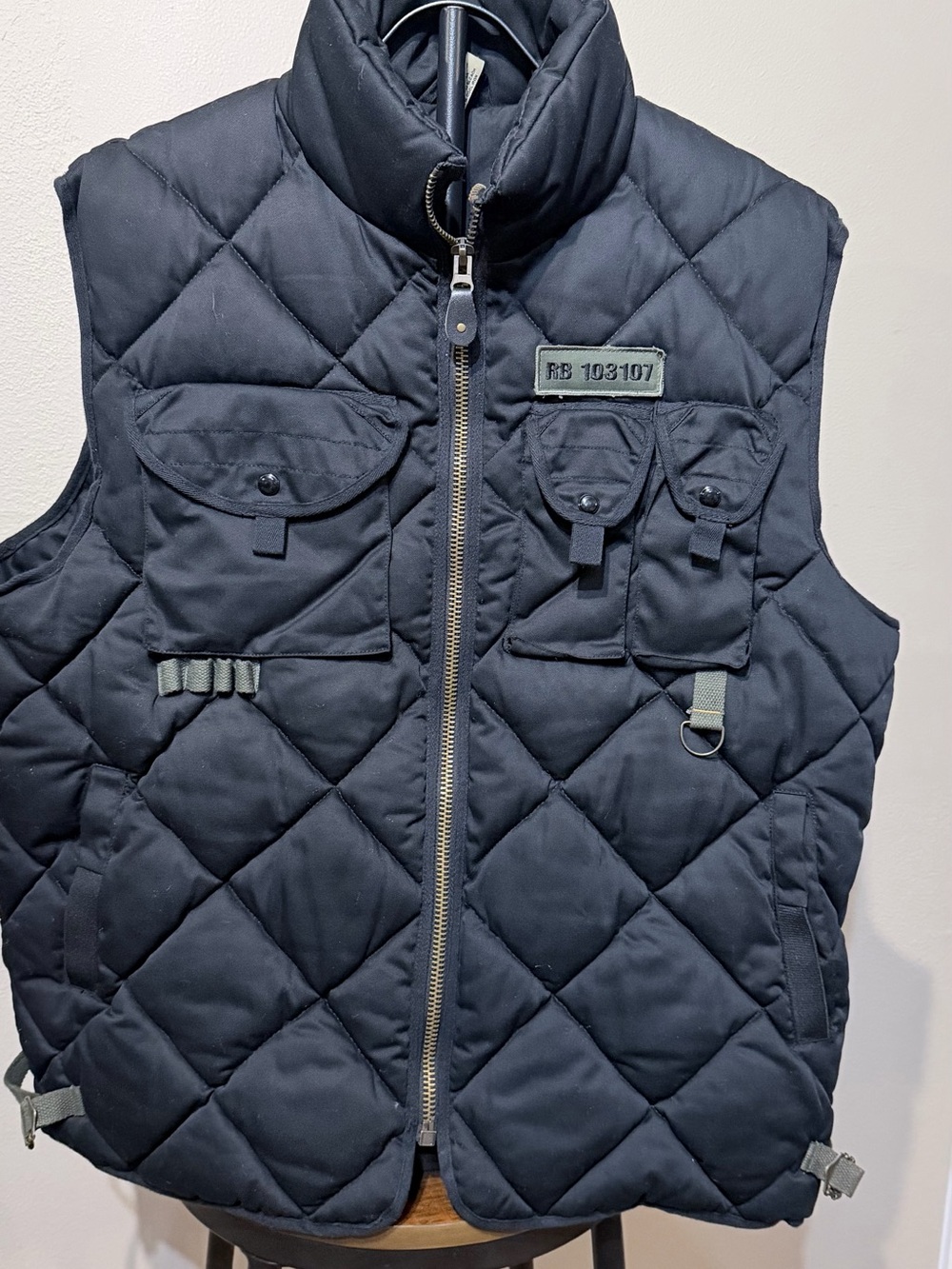 Vintage Rugged Black Quilted Utility Hunting Vest  XL Zip Pockets Military Style